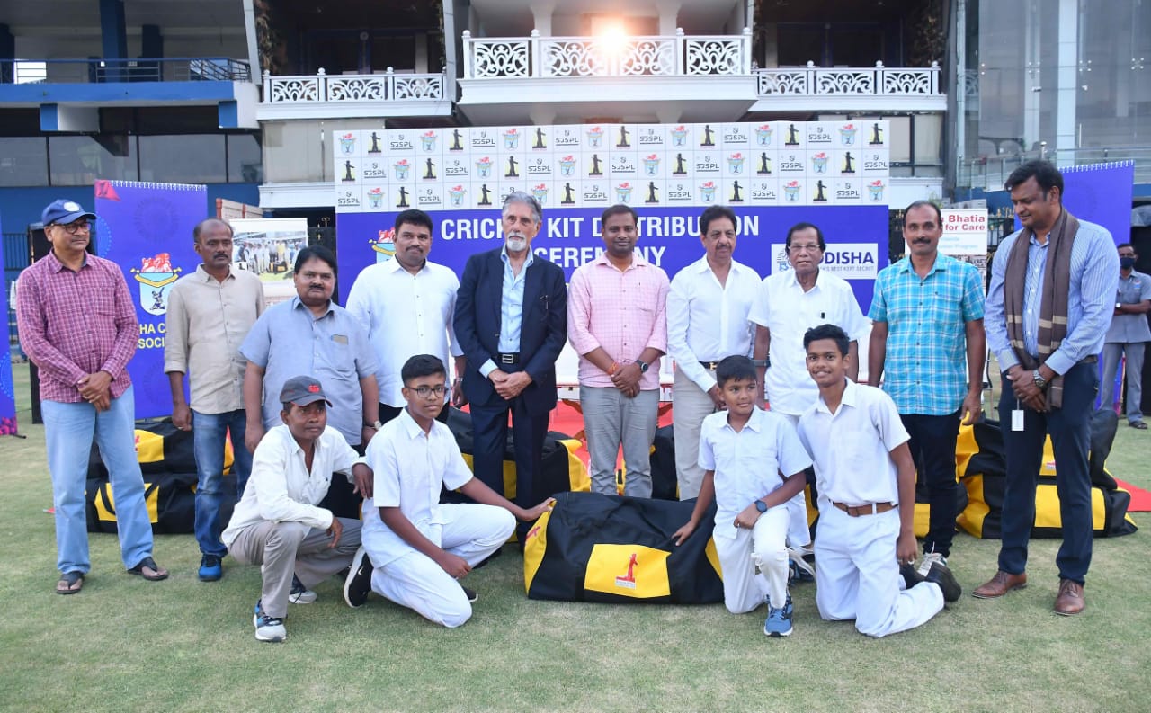 OCA Distributes Cricket Kit - The Pragati News